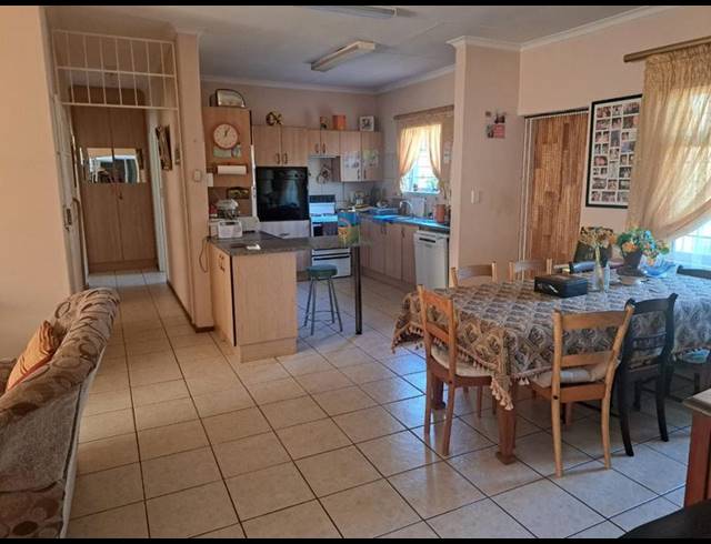 2 BEDROOM TOWNHOUSE FOR SALE IN ANNLIN